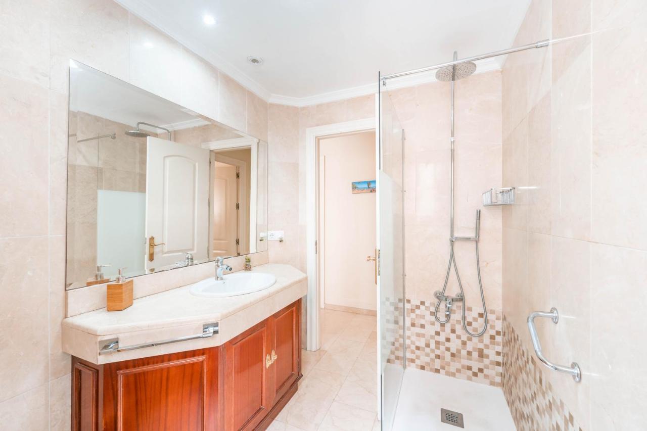 Gran Apartamento De 3 Habitaciones Junto A La Catedral Màlaga Exteriér fotografie