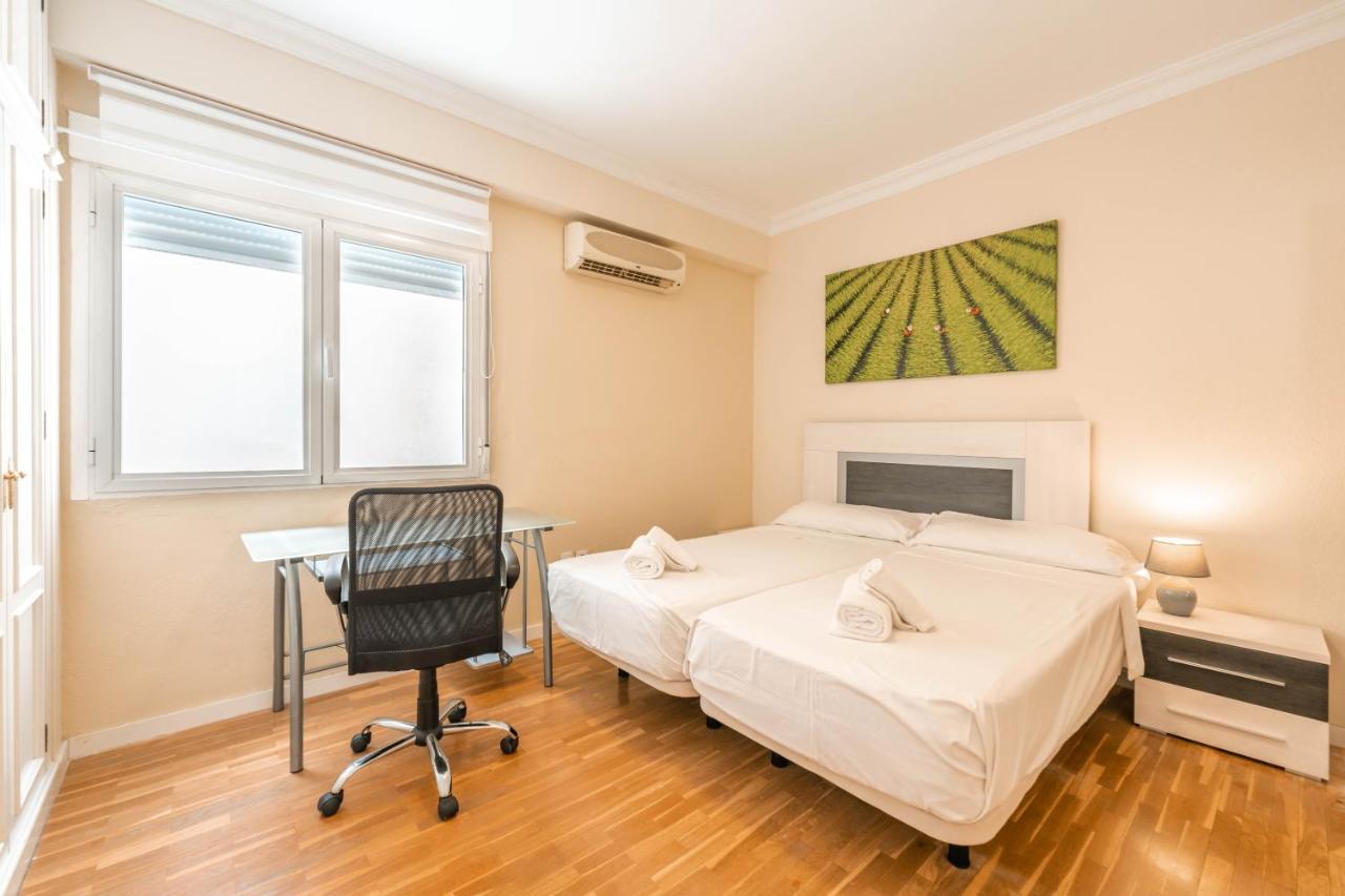 Gran Apartamento De 3 Habitaciones Junto A La Catedral Màlaga Exteriér fotografie